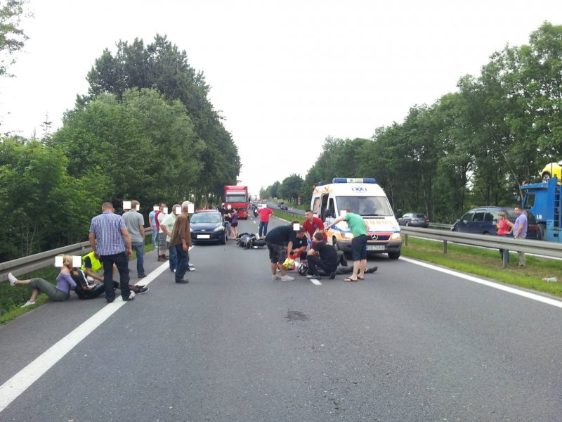 bielsko.info Wypadek motocyklisty na DK1 Czechowice