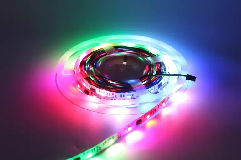 Ile prądu zużywają lampki LED?