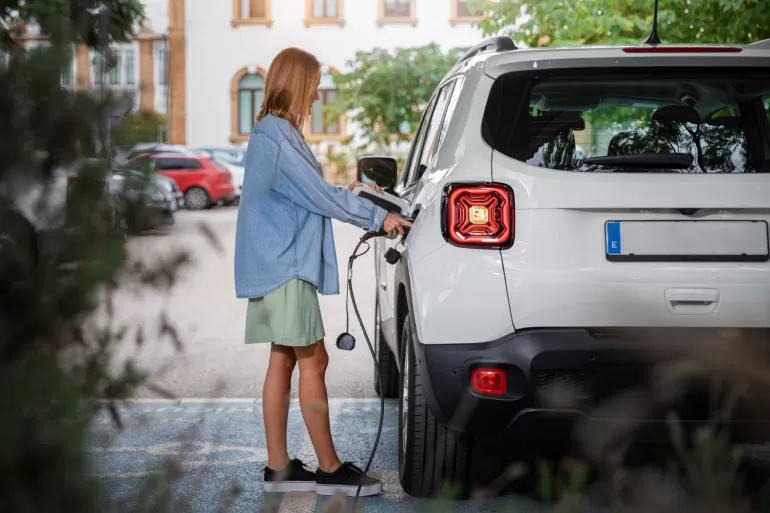 Jak działają ładowarki do samochodów elektrycznych i jakie mają zalety