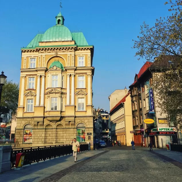 bielskobiała,bielsko,11listopada,deptak,wtorek,poranek,słońce,wiosna,fotodnia,instagram