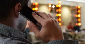 Oszust, rozmowa, telefon