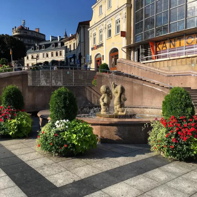 bielskobiała,bielsko,placchrobrego,fontanna,kwiaty,wrzesień,ilovebb,fotodnia,instagram