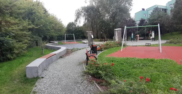 Chuligani znów dają o sobie znać na placach zabaw