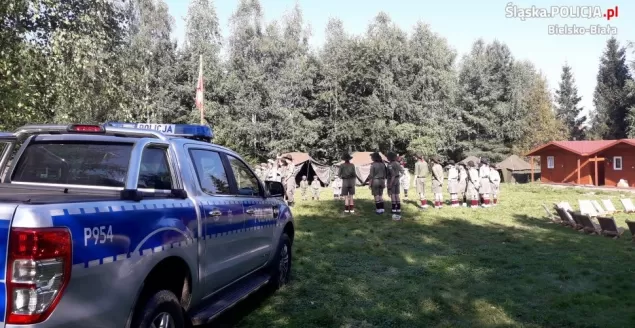 Policjanci rozmawiali o bezpieczeństwie podczas wypoczynku