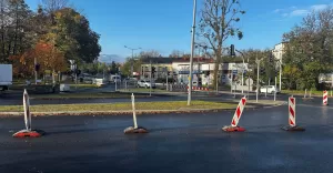 Przystanek Apena - kierunek centrum wraca na swoje miejsce. Czy to koniec robót na ul. Partyzantów?