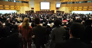 Symultaniczne tłumaczenie w kabinie dźwiękoszczelnej
