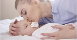 Śpiworek czy tradycyjna pościel - co wybrać dla niemowlaka?
