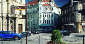 bielskobiała,bielsko,placchrobrego,3maja,stojałowskiego,skrzyżowanie,chmury,słońce,jesień,ilo