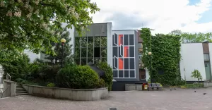 Taras z widokiem na kulturę - nowa przestrzeń na dachu Galerii Bielskiej BWA