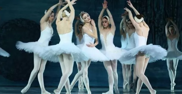 Royal Ukrainian Ballet - Jezioro Łabędzie