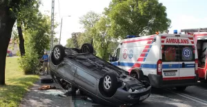 wypadek, renault, dachowanie