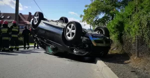 Dachowanie Mercedesa na ul. Karpackiej