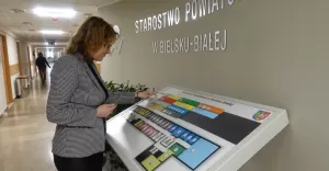 W urzędzie na każdym piętrze pojawiły się kolorowe tyflomapy