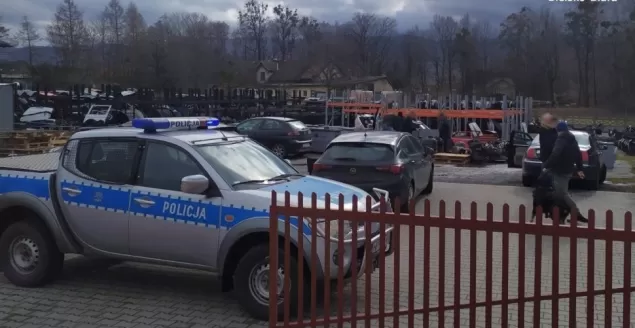 Policjanci odzyskali kradzione części samochodowe za blisko 100 tysięcy złotych