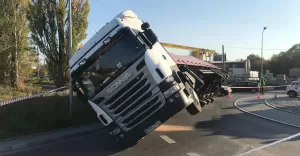 Ciężarówka w Wapienicy