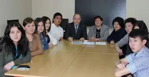 Profesor ATH w Kazachstanie