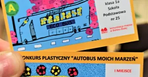 Laureaci I i II miejsca w konkursie "Autobus moich marzeń"
