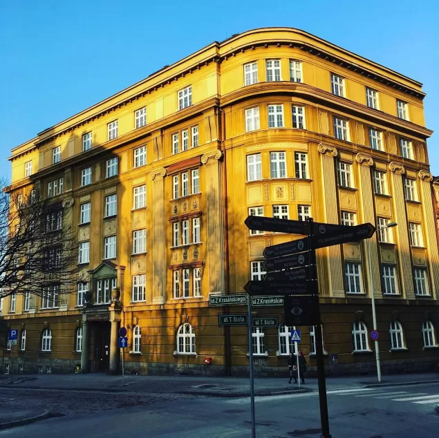 bielskobiała,bielsko,sixta,krasinskiego,zus,kamienica,slonce,luty,idziewiosna,fotodnia,instagram