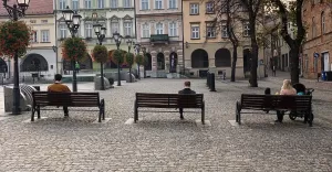 terazwbielsku,bielskobiala,bielsko,lovebb,rynekbielsko,starówkabielsko,jesień,ławka,fotodnia,ins