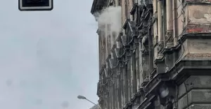 Pożar w opuszczonej kamienicy. Jedna osoba poszkodowana