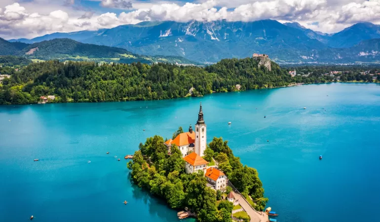 Bled shutterstock 2499811797