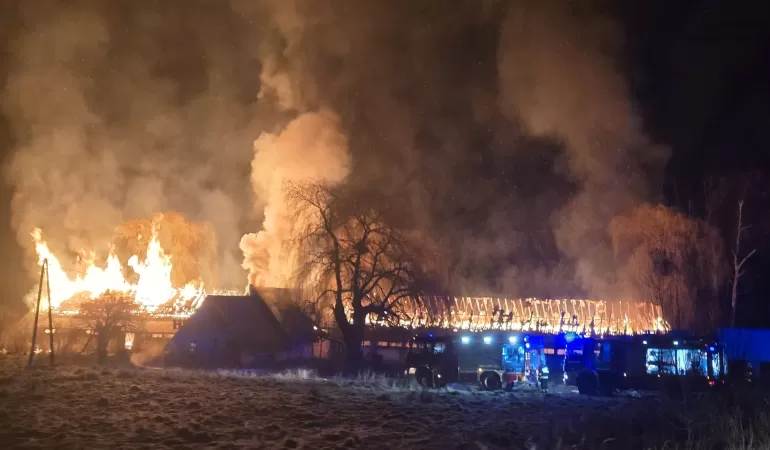 Pożar owianej złą sławą starej owczarni w Bielowicku. To "katownia" mafii