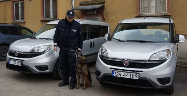 Nowe radiowozy do przewozu psów