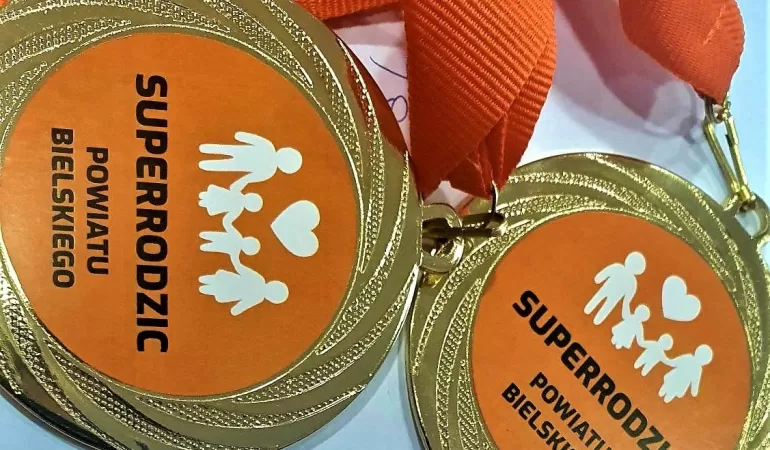Sukces kampanii "Zostań Superrodzicem". Przybywa rodzin zastępczych w powiecie
