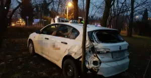 Taksówka stoczyła się z postoju - 23.12.2017