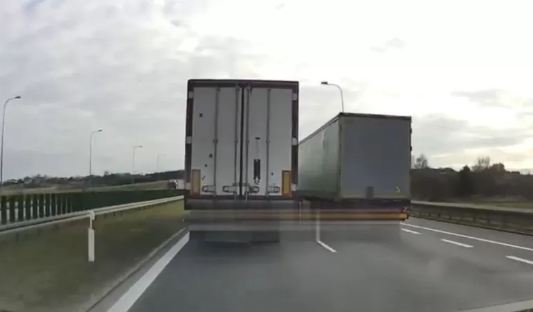 Wyprzedzają się bez końca. Bielszczanin na celowniku drogówki