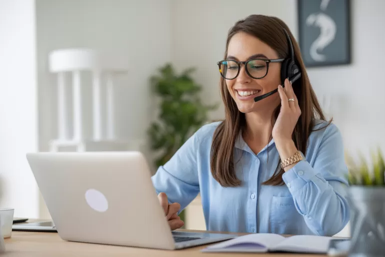 Praca zdalna w call center: przepis na sukces i perspektywy