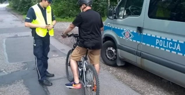 Ciężarówka nie ustąpiła rowerzyście. Było groźnie, policja, rower