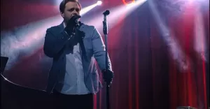 "Zupełnie inny" to trzeci singiel bielskiego zespołu Navvrocki