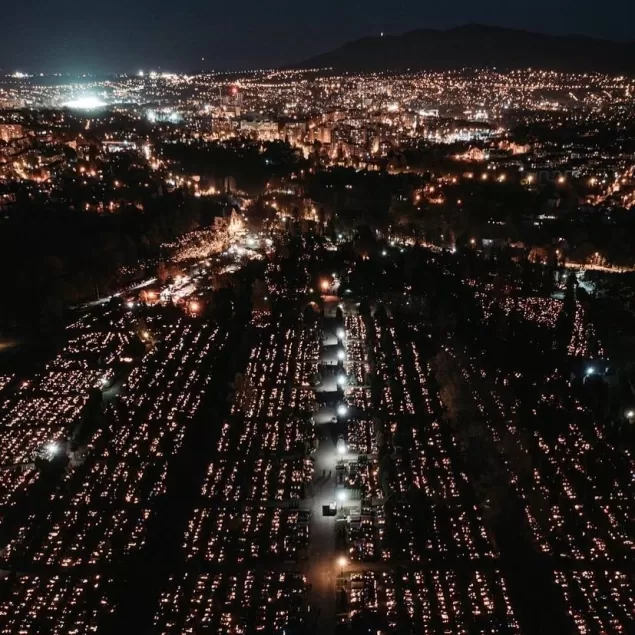 Bielsko,BielskoBiała,CmentarzKomunalny,Cmentarz,WszystkichŚwiętych,1Listopada,Noc,fotodnia,insta