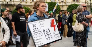 Protest "Ani jednej więcej" oraz kontrmanifestacja w rejonie Hotelu President w Bielsku-Białej - 14.06.2023