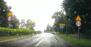 Przy bielskich ulicach stoją zbędne znaki drogowe