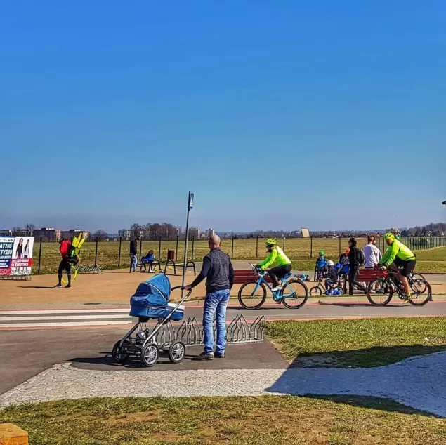 bielskobiala,bielsko,sobota,7kwietnia,wiosna,słońce,spacer,lotnisko,rower,fotodnia,instagram