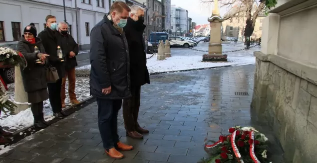 Władze Bielska-Białej upamiętniły ofiary stanu wojennego
