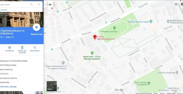 Ktoś zmienia nazwy szkół