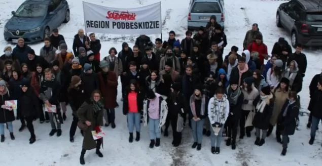 "Tropami Solidarności" - gra miejska w 40. rocznicę stanu wojennego