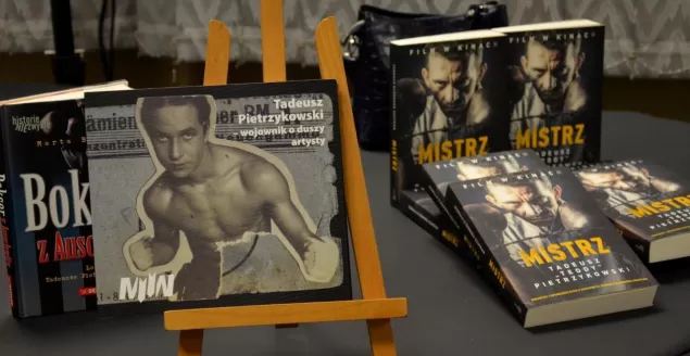 O Tadeuszu "Teddym" Pietrzykowskim w Książnicy Beskidzkiej