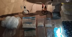 Naćpany 31-latek miał w bagażniku MDMA, Alfę i marihuanę - zabezpieczono 1,5 kg narkotyków