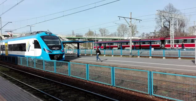 pociąg, koleje śląskie, dworzec
