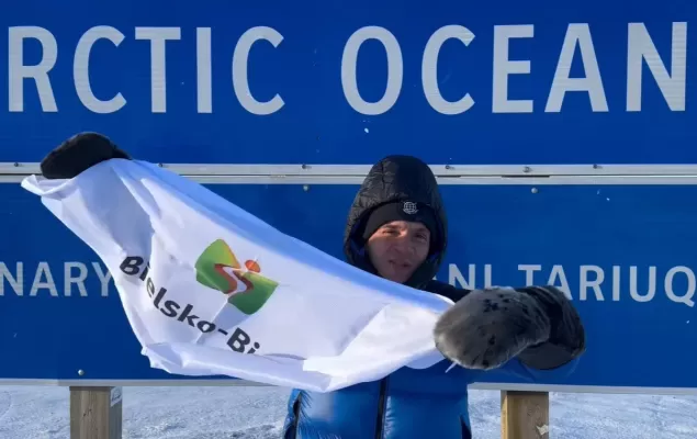 [WIDEO] Dyrektor liceum z Bielska-Białej przebiegł ultramaraton Arctic Ultra zdobywając złoty medal!