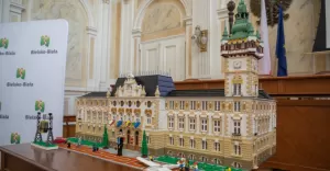 [WIDEO] Powstał model bielskiego ratusza z klocków LEGO