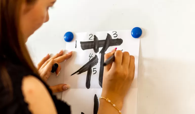 Wakacyjne zajęcia językowe z kulturą Azji i kursy językowe w Hiromi. Sprawdź!