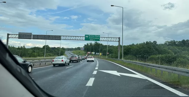 Kraksa z barierami na S-52 w Bielsku-Białej - 10.06.2023