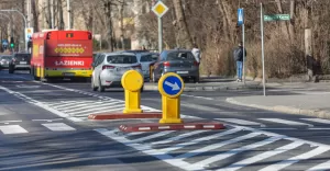 Nowa wysepka na ul. Piastowskiej. Zapewni bezpieczeństwo pieszym
