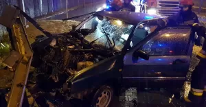 Kraksa pijanego kierowcy na al. Andersa