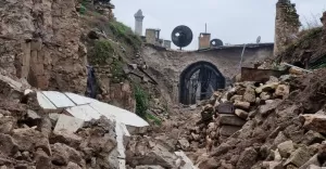 Skutki trzęsień ziemi w Turcji oraz Syrii